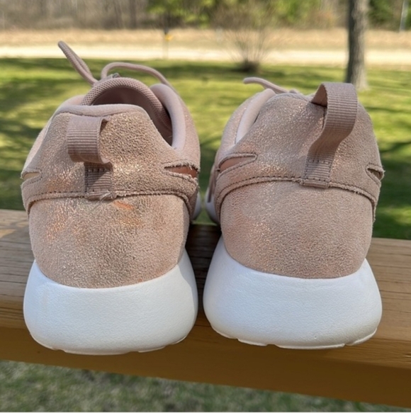 Nike Rose Gold Leopard Print Sparkle Shoes, Size 11 - Picture 8 of 10